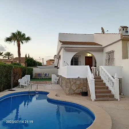 Acogedora Casa Con Piscina Сasa de vacaciones *