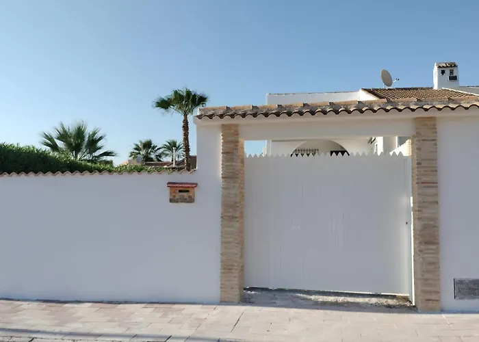 Ferienhaus Acogedora Casa Con Piscina